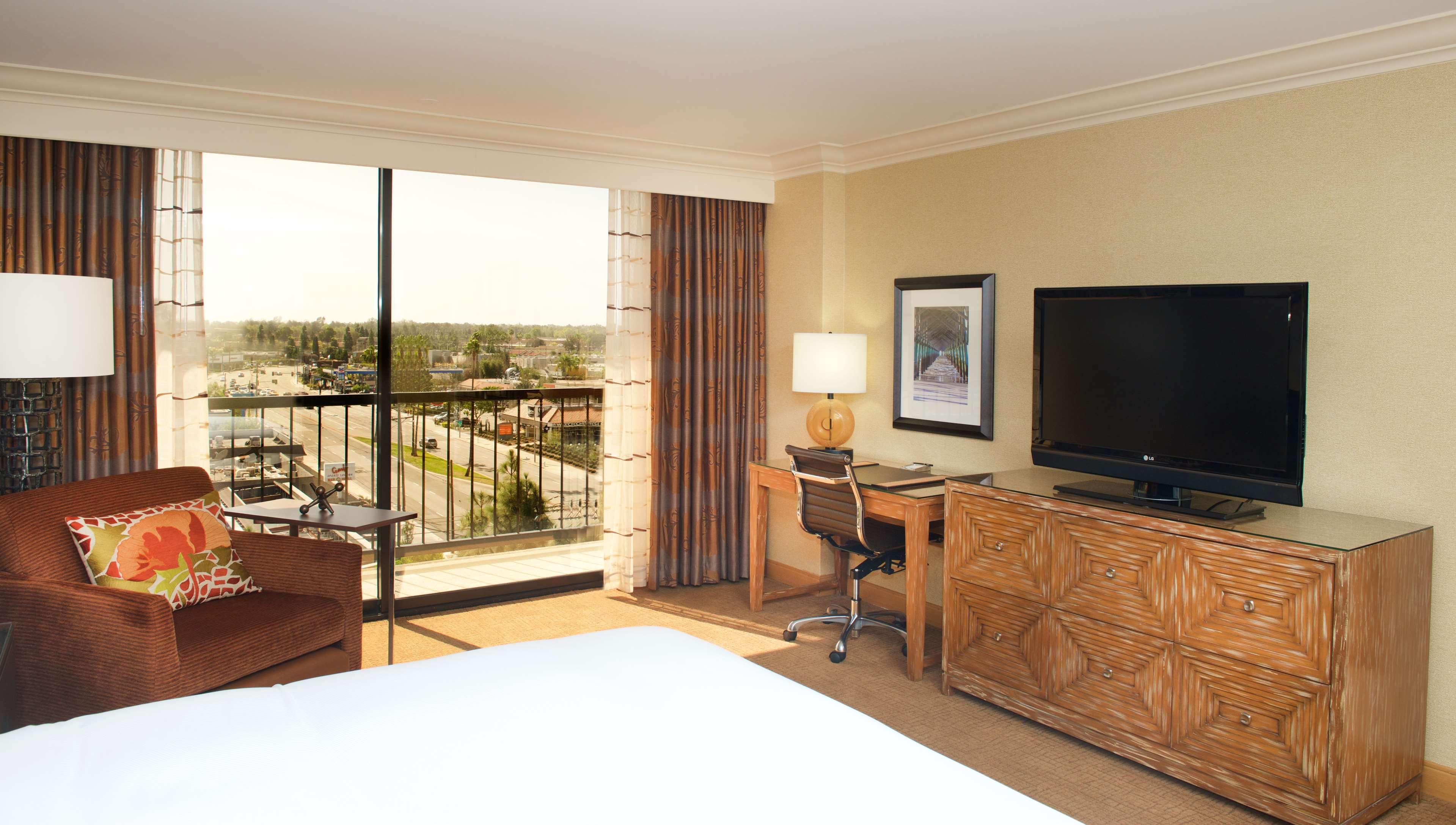 Hilton Orange County/Costa Mesa Hotel Exterior foto