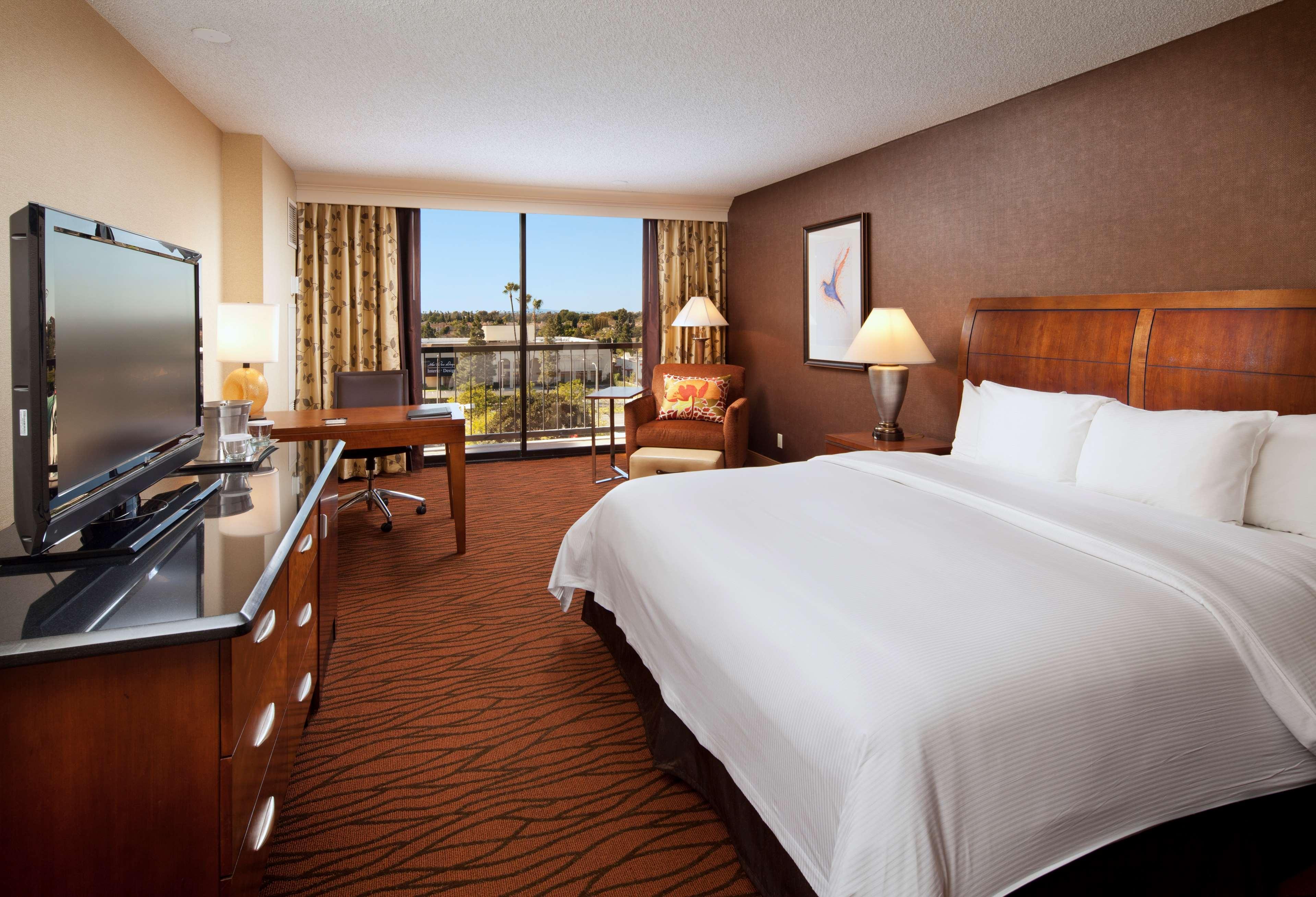 Hilton Orange County/Costa Mesa Hotel Exterior foto
