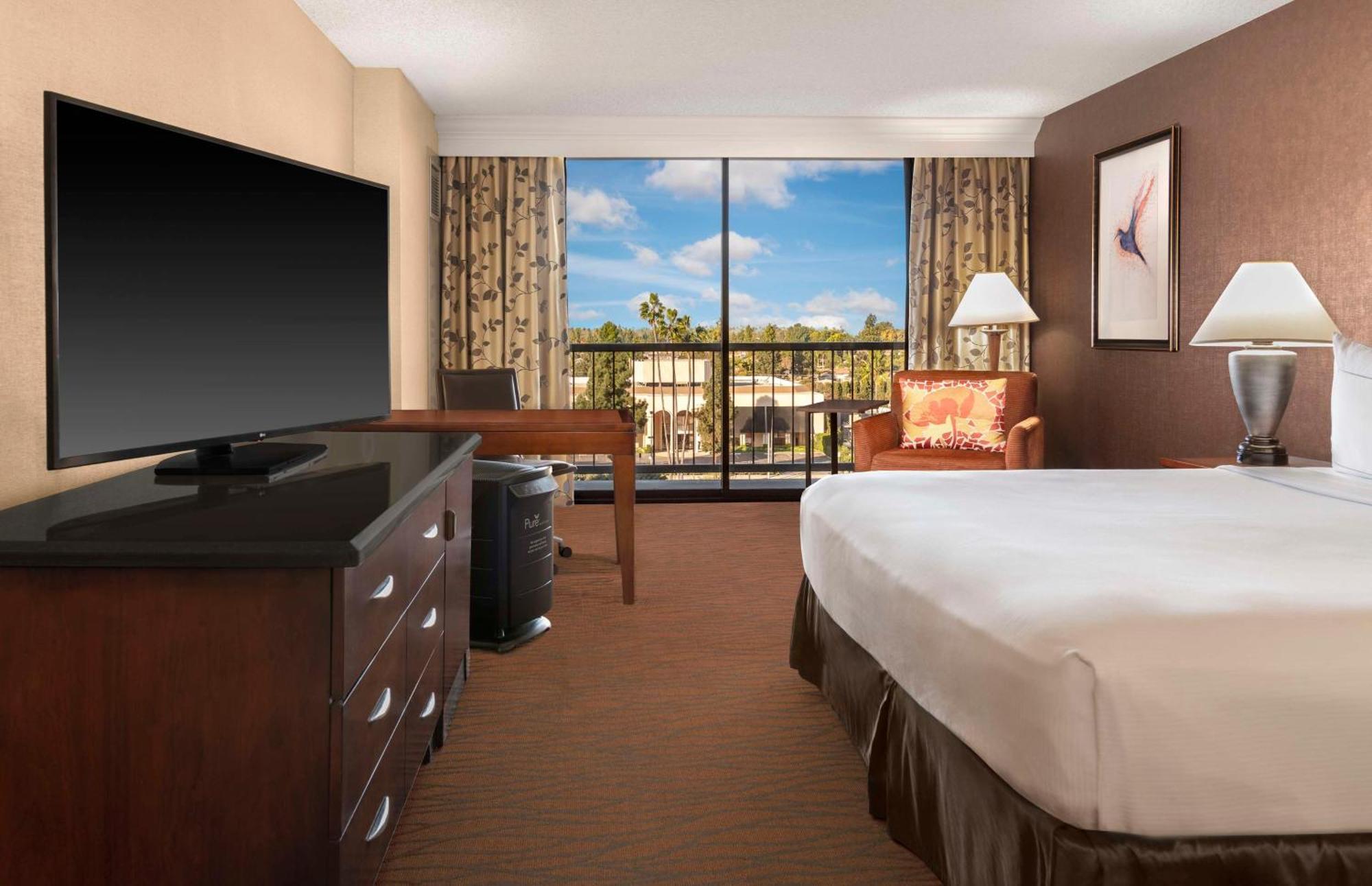 Hilton Orange County/Costa Mesa Hotel Exterior foto